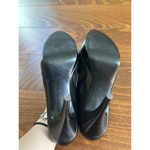 Marc Fisher  Black Leather Pointed Toe Heeled Ankle Boots Zip Size 5.5  M - Picture 5 of 8